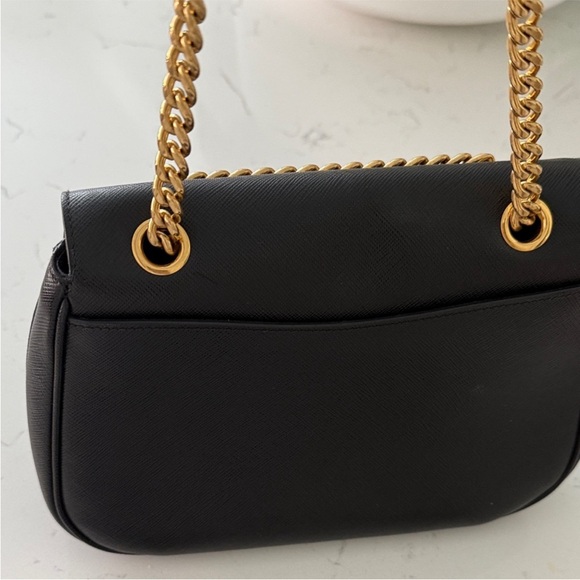 Authentic PRADA Black SAFFIANO Leather shoulder BAG HANDBAG gold chain like new - Picture 7 of 8
